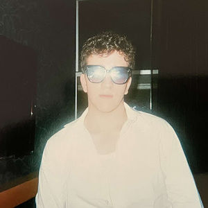 Meet your Posher, Noam